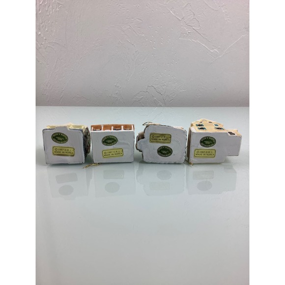 Vintage Reed & Barton Yarmouth Maine ornaments Houses lot of 4 * - Picture 6 of 12